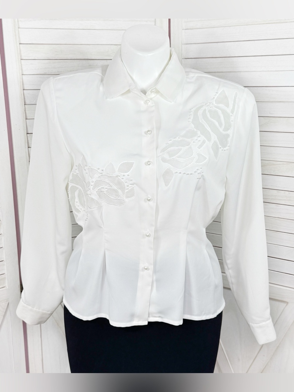 Vintage 80s Chaus Embroidered Floral Cutouts Pearl Bead Blouse White 12 Western